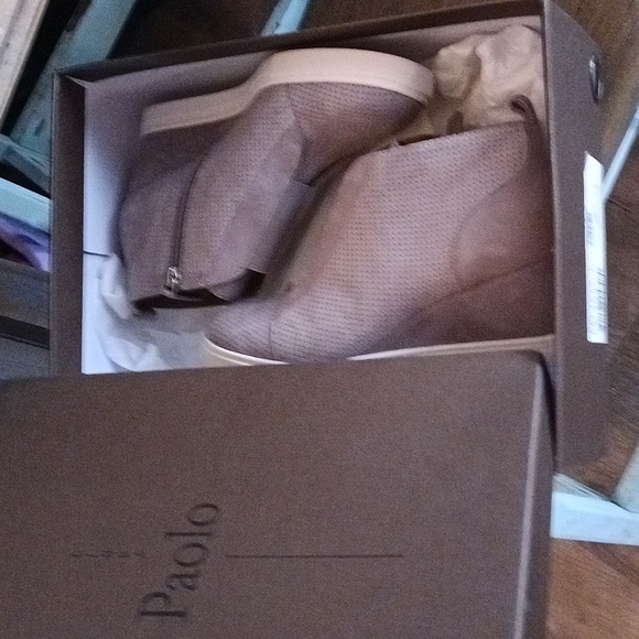 Paolo Felicia -L suede with box 🖤 - Picture 7 of 7